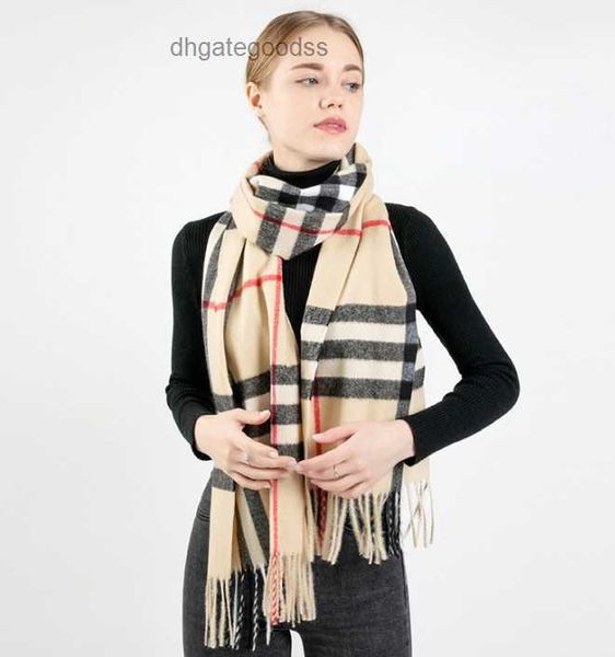 Écharpes écharpe à plaid classique pour femmes chaudes chaudes épaissies de cachets en laine britannique écharpes d'hiver