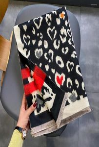 Écharpes de créateur marque d'hiver écharpe femmes châle en cachemire chaud enveloppe de pashmina épaisse couverture léopard imprimé bufandas femelle Foulard2062270
