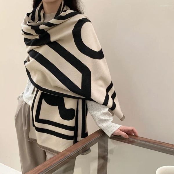 Écharpes Designer Écharpe Version coréenne de châle en cachemire imité Automne et hiver Chaud Senior Sense Cravate pour les femmes