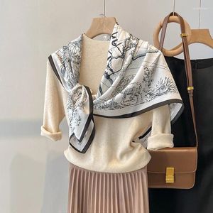 Sjaals Elegant Black and Ahite Silk 90x90cm Dust proof Luxury Sunscreen Square Bandanna Kerchief Autumn Female Shawl Foulard