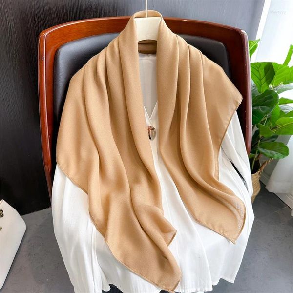 Foulards Mode 18color Solide Coton Carré Écharpe Casual Voyage Pashmina Châle Wraps Bufanda Femelle Foulard Foulard Hijab Echarpe