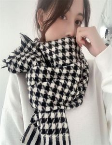 Sjaals Mode Deken Sjaal Voor Vrouwen Plaid Zwart En Wit Houndstooth Kasjmier Warme Dikke Lange Pashmina Sjaals Kwastje6235613