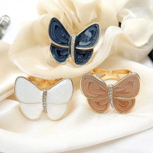 Bufandas Moda Botón Chal Broches Abrigo Cinturón Hebilla Bufanda Anillo Anillos de seda Bowknot Mariposa Ropa Accesorios