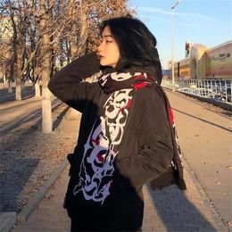 Fashion Fashion Creative Goth Letter Letting Strips Buff de mujeres Bufanda para hombres Bufanda de invierno Bufanda Negro Luminoso Y2K KPOP 230816