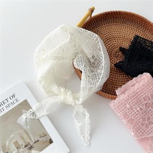 Foulards mode dentelle Triangle mince cou écharpe pour femmes élégant bandeau mignon Hijab écharpes blanc couleur unie foulard évider