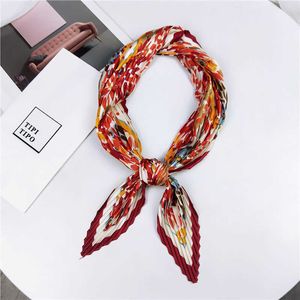 Foulards HOT Spring coréen à la mode foulard plissé imprimé floral carré foulard en soie pour dames foulards Foulard foulard fille foulard J230428