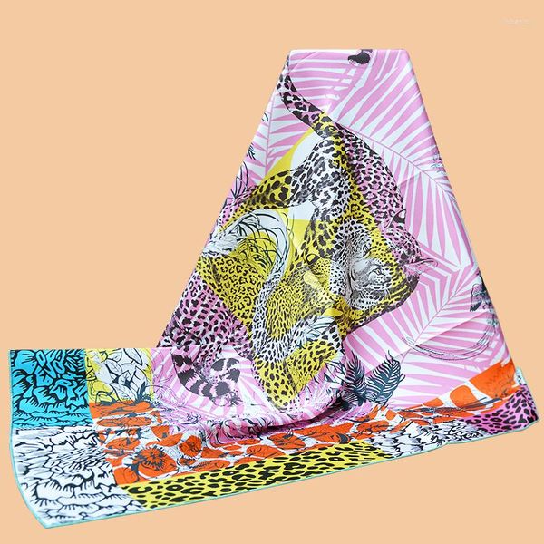Foulards HuaJun 2 Store|| Foulard carré en soie 90 coloré « Jungle Love Stamped » avec peinture en sergé et bords cousus à la main