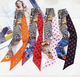 Bufandas Jungle Love Print 100 Silk Riband Bag Wraps Bufanda Lady Neck Decoración Pequeña Cinta Multi Hair Band Gargantilla ZSBD22811730675