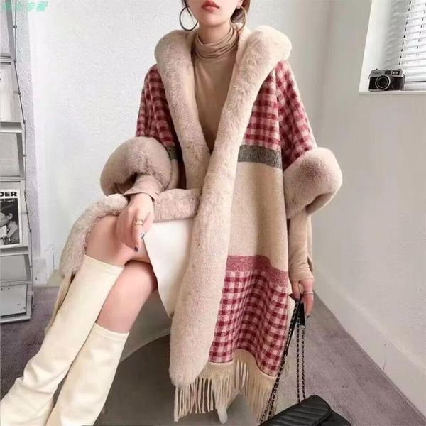 Bufandas Coreanas Faux Otter Cuello de piel con capucha Cabo Invierno Grueso Imitación Cashmere Ponchos sueltos Mujeres Capas Capa a cuadros