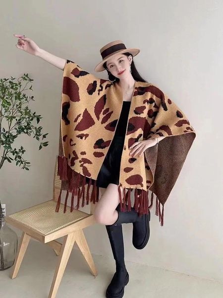 Foulards Style coréen Capes Femmes Automne Hiver Léopard-Imprimé Indie Imprimé Écharpe Capes Épais Chaud Long Gland Ponchos Chic Châle