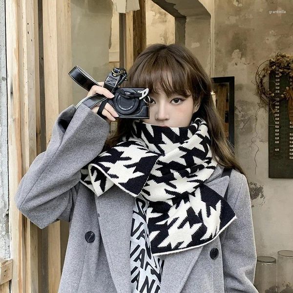 Écharpes Style coréen Chaud Écharpe tricotée pour les femmes Mode Plaid Hiver Laine Fil Foulard Épais Châle Wraps Femme Silencieux Bufandas
