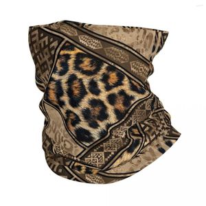 Craquins de léopard avec des ornements ethniques Bandana Gaiter Brown Animal Match Magic Magic Scarf Multi-Use Windproof