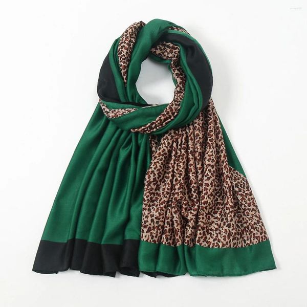 Bufandas Leopardo Estampado Viscoso Hijab Mujeres Bufanda Lady Wrap Pashmina Stole Bufandas Musulmán Étnico Borla Mantón Poncho