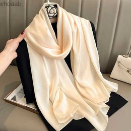 Foulards Foulard de luxe femmes foulard en soie Hijab écharpe designers long musulman Shl Wrap Turban Bandana Foulard Satin foulards bandeau YQ231012