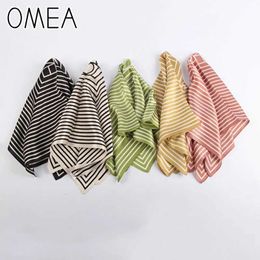 Écharpes omea% vraie écharpe en soie femme fashion moderne petit carré coréen édition de soie motif de bande de luxe Rétro Q240509