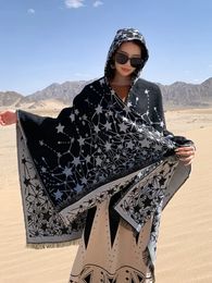 Foulards Poncho Femme Géométrique Frangé Châle Automne et Hiver Split Chaud Couple Cape avec Chapeau Voyage En Plein Air Pashimina Boléro 231007