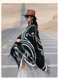 Sjaals Poncho Dames Reizen Winddicht Fringe Cape Eenvoudig Zwart en Wit Colorblock Split Sjaal Pashimina Sjaal 231007