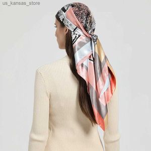 Écharpes écharpe en satin pour les coiffures marque de luxe de luxe kerchief couche à tête de soie écharpes bandana dames mouchards 90x90cm Headscarf240409
