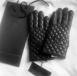 Ensembles d'écharpes Gants sans doigts Gants en cuir d'hiver pour femmes Peau de mouton à écran tactile en peluche pour le cyclisme avec gants en peau de mouton isolés chauds, chapeau et écharpe