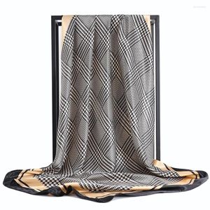 Foulards Foulard en soie Femmes Été Classique Noir Blanc Plaid Imprimer Mince Foulard Femme Foulard Bandana Cheveux Luxe Bandeau Foulard