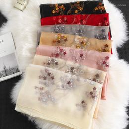 Bufandas Bufanda de lana de seda Bordado de flores de cerezo Chales y chales de moda para mujer Pashmina de viaje para mujer Cuello de invierno de alta calidad
