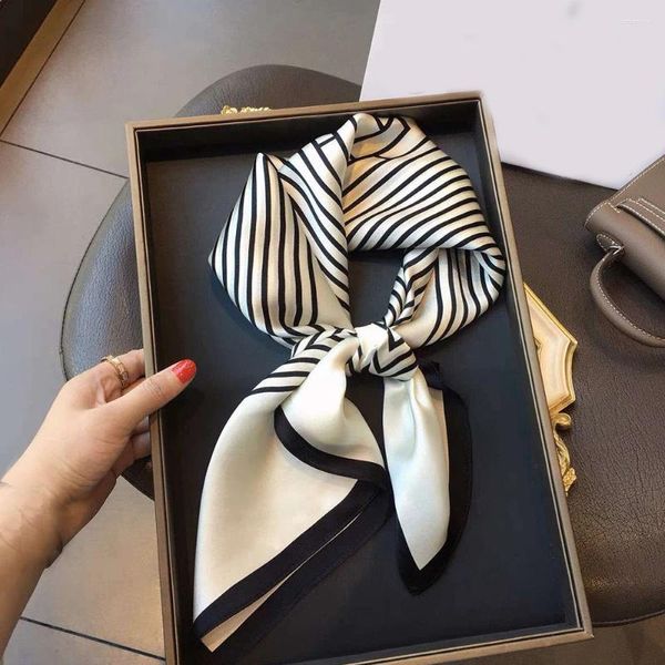 Foulards Petit carré Hijab Écharpe Noir Blanc Rayures Rayées Satin Soie Châles Bandes De Cheveux Foulard Foulard Bandana 90 90 cm