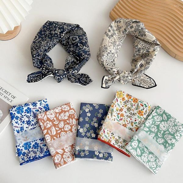 Bufandas Pequeña bufanda cuadrada Estampado floral Fahsion Mantón DIY Diadema Cabello Protector solar Pañuelo Mujeres Hijabs Bandanas Pañuelo