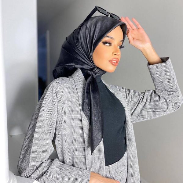 Foulards Couleur Unie Foulard Femmes Blcak Carré 90 90 cm Soie Foulard Satin Bandana Cheveux Foulard Hijab Cheveux Pour Dames