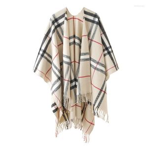 Foulards Printemps Hiver Femmes Cachemire Poncho Châle Chaud Épais Écharpe Femme De Luxe Ethnique Géométrique Plaid Cardigan Cape Pashmina Couverture