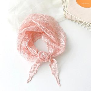 Sjaals Temperament Kanten Sjaal Bandana Effen Kleur Bloemen Geborduurde Driehoek Uitgehold Mesh Dunne Sjaal Wrap Kledingaccessoires