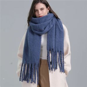 Écharpes Hiver Pure Couleur Écharpe Femmes Cachemire Chaud Pashmina Solide Femelle Wraps Épais Doux Gros Glands Châle Longue Étole Wrap 231026