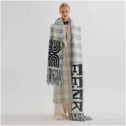 Écharpes Hiver Femmes Extra Longue Épaisse Lettre Imprimer Fringe Écharpe En Cachemire Châle De Luxe Marque Designer Couverture Chaude Foulards Wraps 231219