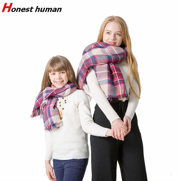 Bufandas Wraps 2 piezas / set Invierno Plaid Bufanda para padres e hijos Mujeres Hombres Niños Bufandas de cachemira cálidas Moda Casual Mantón cuadrado echarpe hiver femme 231017