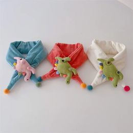 Sjaals Wraps Jongens Kindermode Grappig Schattig Pom Poms Sjaal Warm Cartoon Dinosaurussen Gekruiste Slabbetjes Meisjes Baby Zoet Veelzijdige Katoenen Sjaal 231108