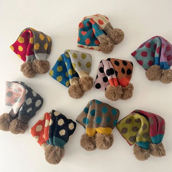 Bufandas Envolturas Bufanda de punto para niños Bufandas con pompones de color en contraste de lunares Otoño Invierno Cálido Moda coreana Accesorios de ropa para niños 231113