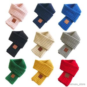 Écharpes enveloppe les écharpes pour bébé hivernaux en tricot couche plus chaud en cuir lable croix enfants garçons filles foulards accessoires bébé 9 * 110cm