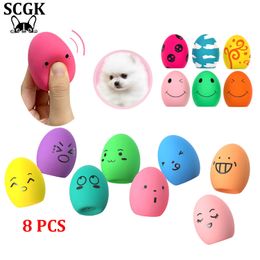 SCGK Bouncy Egg Dog Toys Funny Ball Squeaky Latex Bouncy Egg met pieper voor puppy kleine huisdierhonden zacht rubber geluid 240328