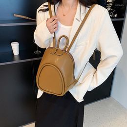 Schooltassen 2023 Eenvoudige en high -end textuur One Shoulder Fashionable Travel Backpack Fashion Small Bag Dames