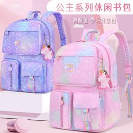 Sacs d'école Cartables pour enfants Sac à dos princesse imperméable léger avec petite poupée licorne Sac d'école pour filles réduisant le fardeau 230801