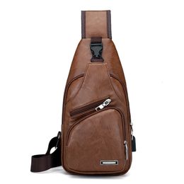 Bolsas escolares Crossbody Pecho Hombres Carga USB Auriculares Enchufe Cintura PU Cuero y Lona Bolso de hombro Boy Diagonal Paquete 230823