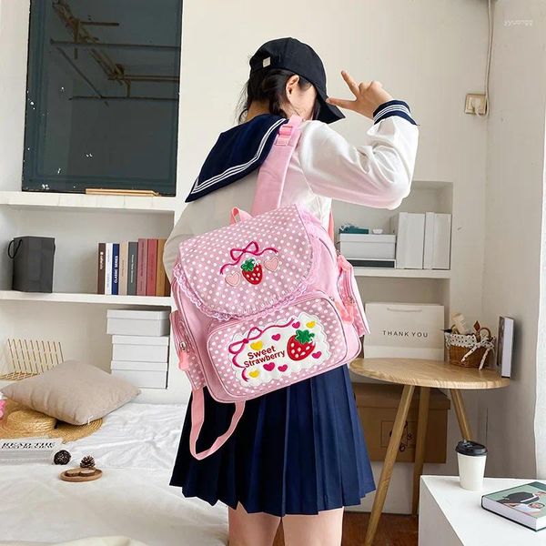 Mochilas escolares Kawaii para niños, mochila bonita con bordado de fresa para estudiantes, mochila universitaria de nailon a la moda para libros para adolescentes y niñas