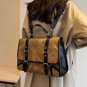 Sacs d'école Designer Luxury Femmes sac à dos Femme Vintage Harajuku Girls Backpacks Retro Small Bookbag Fashion 231006