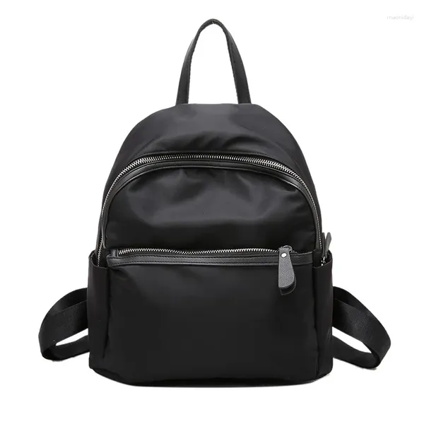 Sacs d'école Mochila féminina 2024 Femmes de conception de mode coréenne Backpack Travel Nylon Light Water-Icoroo Small Rucksack Bac