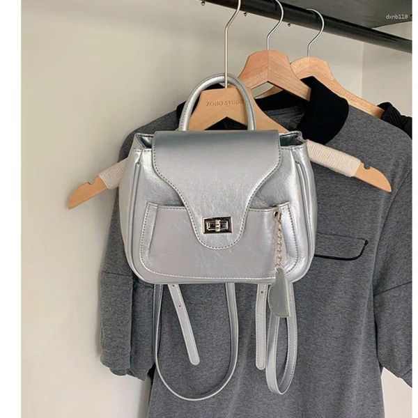 Sacs d'école Niche Bag pour femmes Fashion Huile cire en cuir chaîne argentée minimaliste sac à main Sac à dos décontracté