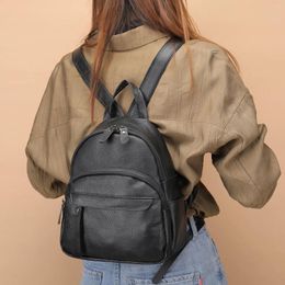 Sacs scolaires Ranhuang 2024 Small Saut-dos décontracté pour femmes de haute qualité sac en cuir authentique voyage pour les adolescentes B219