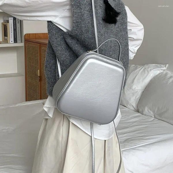 Sacs d'école Femmes Simple Sac à dos Corée Small Silver Sac Vintage Black Nettoying Backpacks Mini Travel Winter Trendy