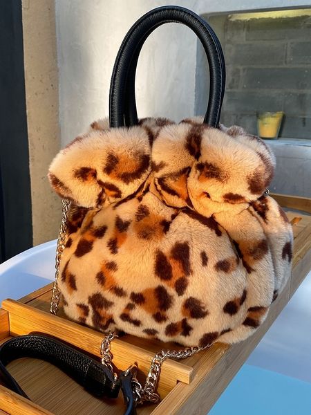 Bolsas escolares ZDFURSWinter Rex Rabbit Fur Bolso femenino Portátil Real Hair Aslant Leopard Paquete Cadena de cubo Moda 230320