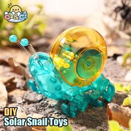 Wetenschapsexperiment Solar Robot Speelgoed Slak DIY Gebouw Aangedreven Leermiddel Onderwijs Technologische Gadgets Kit voor Kid Gift 240102