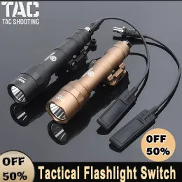 Scopes wadsn m600 m600U tactische zaklamp 800 lumens witte LED -lichtdrukschakelaar voor 20 mm treinjachtwapen Airsoft Accessoires