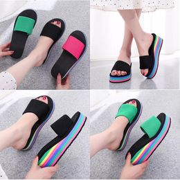 Scots Designer Slippers Dames Zomerhak Meerkleurige sandalen Kwaliteitsmode Slippers Bedrukte waterdichte platformslippers Strandmode Sportslippers GAI